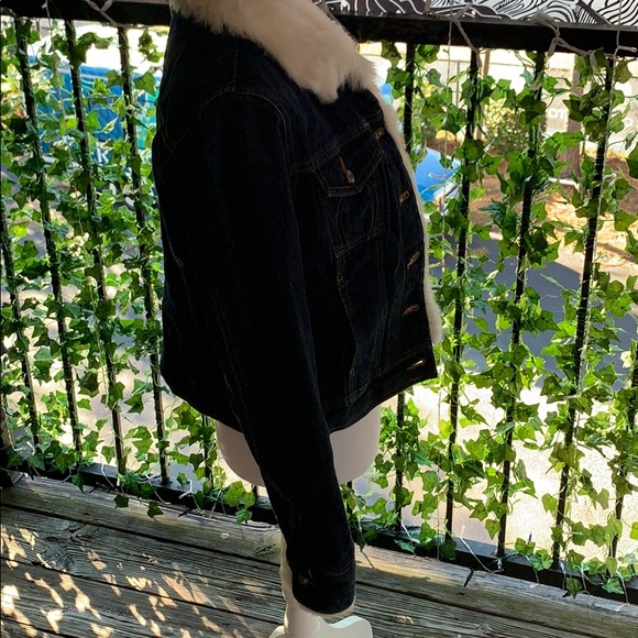 Arizona Jean Jacket - Picture 4 of 5